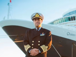Define Captain Maritime Ranks: Understanding the Hierarchy on Board a Ship